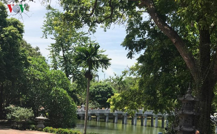 Một công trình mới được xây dựng trong khuôn viên chùa Nôm 