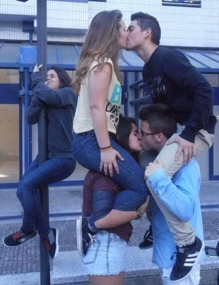  FA có giá của FA, sao phải ra thế này hả cô gái.