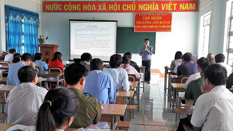  Tập huấn về công tác phòng-chống ma túy và quản lý người nghiện ma túy cho cán bộ các xã, thị trấn ở huyện Ia Grai. Ảnh: Đinh Yến