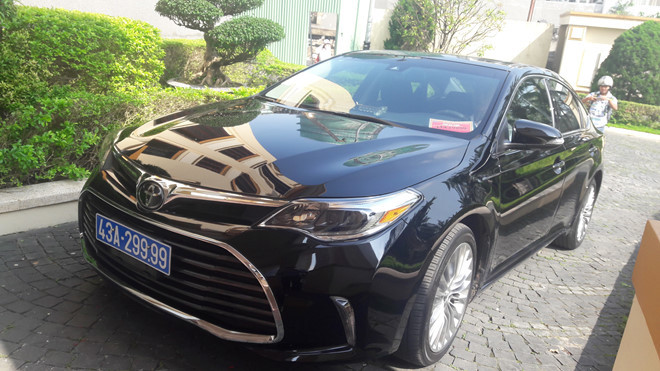 Văn phòng Thành ủy Đà Nẵng nhận xe sang của doanh nghiệp tặng để bố trí cho ông Xuân Anh. Ảnh: Nguyên Vũ.