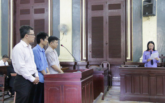 Vụ án này từng được xét xử nhưng mâu thuẫn số tiền nên tòa trả hồ sơ