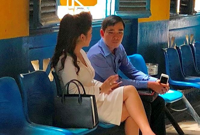 Bà Lê Hoàng Diệp Thảo tại khuôn viên tòa án hồi đầu tháng 9. Ảnh: Tân Châu