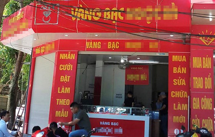 Tiệm vàng nơi xảy ra vụ trộm. Ảnh: T. Dương.