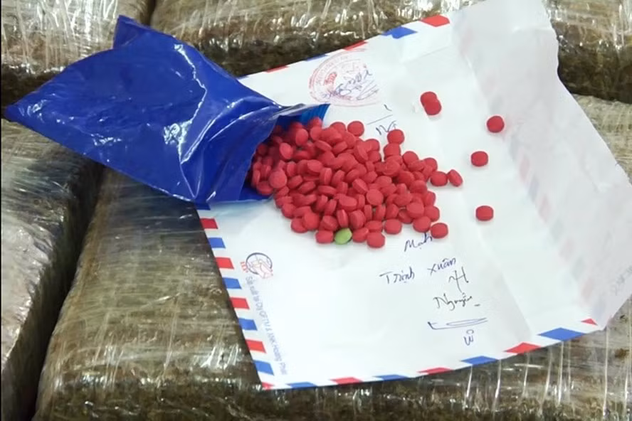 Ma túy tổng hợp do cơ quan CA thu giữ được. Ảnh: CACC