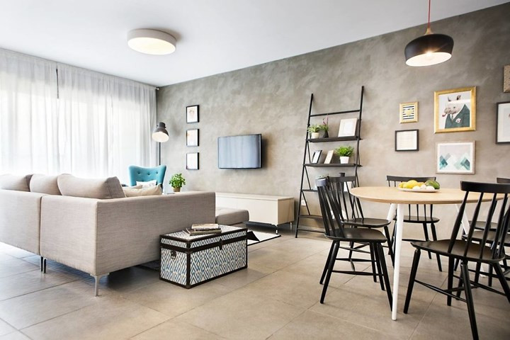  Ghế sofa, tủ tivi, kệ trang trí hay bộ bàn ghế ăn đều có chân cách mặt đất, thuận tiện trong việc dọn dẹp và làm sạch hàng ngày.