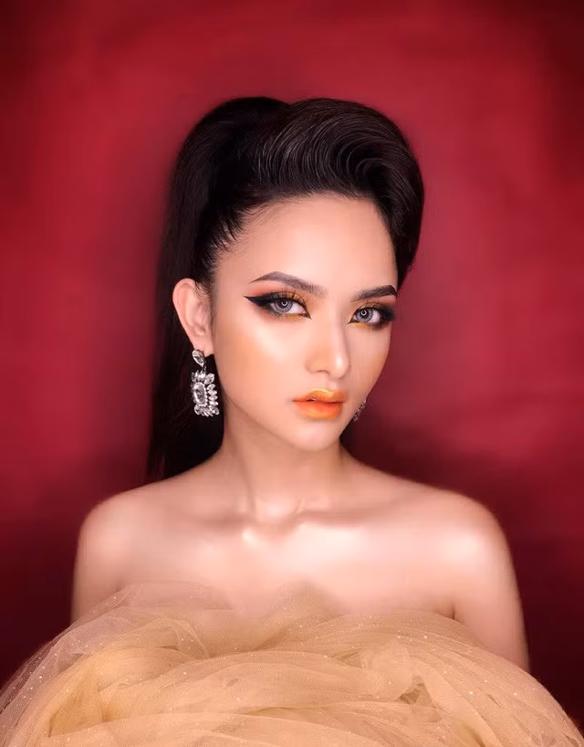 Lớn lên, Thảo càng có những nét đẹp tựa con lai như sống mũi cao, làn da ngăm, đôi mắt sâu cuốn hút cùng một chiều cao khá chuẩn 1m60 nên Thảo cũng không quá bất ngờ với những lời nhận xét từ mọi người.