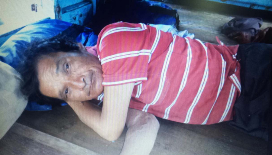 Ngư dân Nguyễn Văn Hạnh bị liệt nửa nguời, ảnh Văn Quyết