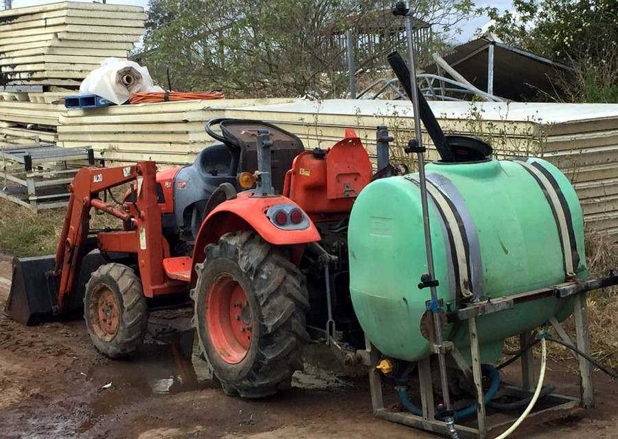 Xe phun thuốc trừ sâu