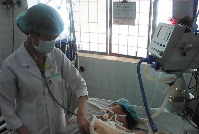 Bệnh nhân điều trị sốt xuất huyết tại Bệnh viện Đa khoa Kon Tum