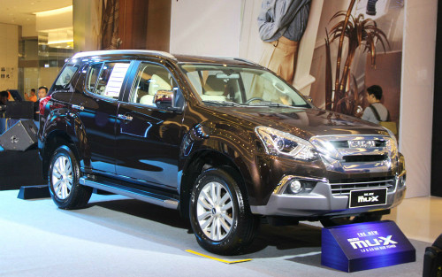 Isuzu mu-X 2018 ra mắt tại TP HCM hôm 14/9 tại TP HCM. 