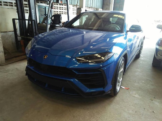 Hiện giá bán của siêu SUV tại nước bạn vẫn chưa được công bố, tuy nhiên giá khởi điểm của xe tại Mỹ ở mức 200.000 USD. Hiện giá bán của siêu SUV tại nước bạn vẫn chưa được công bố, tuy nhiên giá khởi điểm của xe tại Mỹ ở mức 200.000 USD.