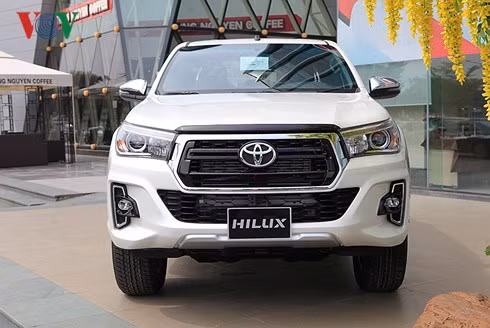  Với thiết kế mới, Toyota Hilux 2018 mang đến cái nhìn ấn tượng, khỏe khoắn
