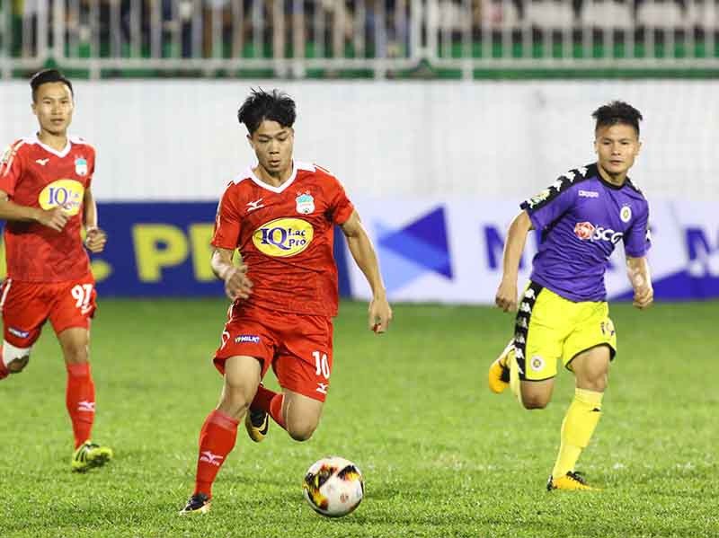 Cuộc so tài riêng giữa các nội binh giỏi, được yêu mến nhất Việt Nam như Công Phượng, Quang Hải... ở HAGL và CLB Hà Nội được nhiều nhiều người khao khát...