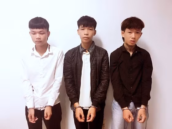 Cơ quan chức năng khởi tố, bắt giam thêm 3 đối tượng liên quan đến vụ án giết người Cơ quan chức năng khởi tố, bắt giam thêm 3 đối tượng liên quan đến vụ án giết người