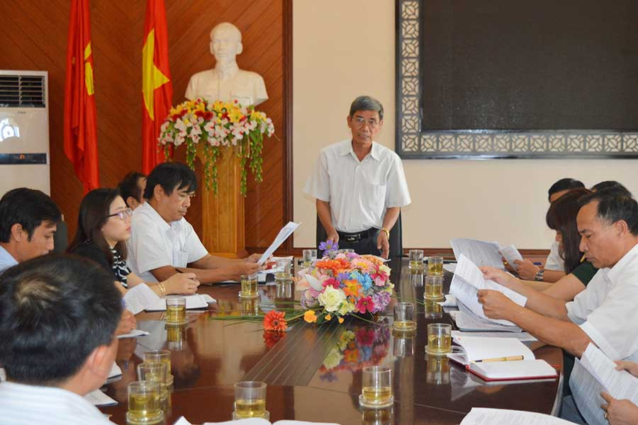 Quang cảnh buổi họp bàn. Ảnh: Đinh Yến