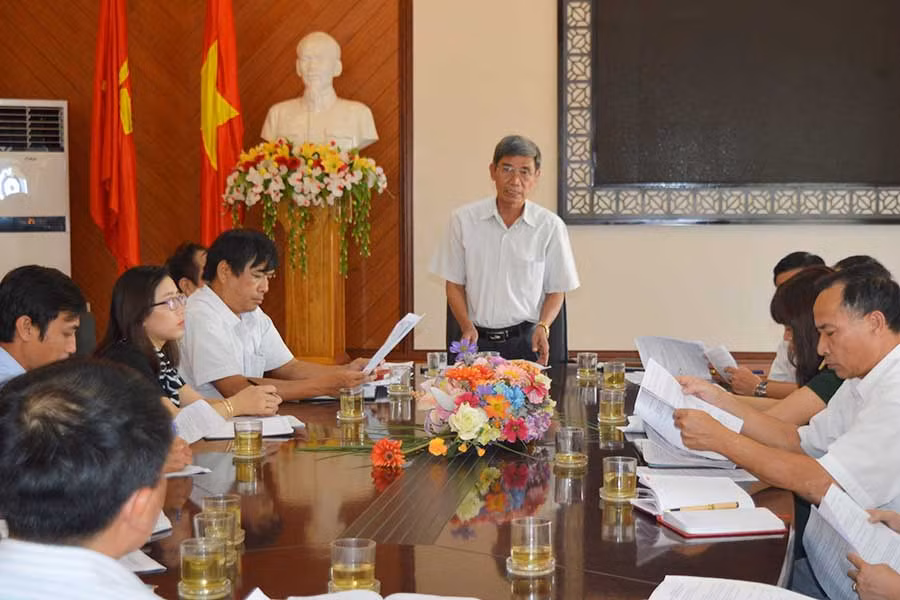 Quang cảnh buổi họp bàn. Ảnh: Đinh Yến