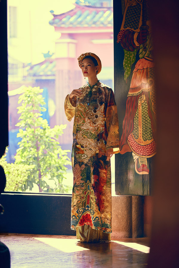 Hai nhà thiết kế Thế Huy và Hải Long sẽ giới thiệu bộ sưu tập 'Hành trình về phương Đông' trong show diễn kỷ niệm 11 năm làm nghề vào ngày 26/10 tại một resort 6 sao ở Lăng Cô, Huế. Hoa hậu Thùy Dung sẽ xuất hiện trên ghế khách mời VIP của chương trình. Hai nhà thiết kế Thế Huy và Hải Long sẽ giới thiệu bộ sưu tập 'Hành trình về phương Đông' trong show diễn kỷ niệm 11 năm làm nghề vào ngày 26/10 tại một resort 6 sao ở Lăng Cô, Huế. Hoa hậu Thùy Dung sẽ xuất hiện trên ghế khách mời VIP của chương trình.