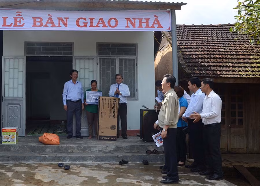  Chương trình đã trao 8 ngôi nhà tình nghĩa cho các hộ nghèo tại xã Ia Hrung (huyện Ia Grai). Ảnh: P.L