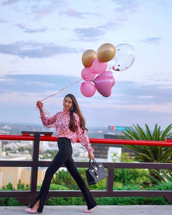 Từ khi có con, Hoa hậu Phạm Hương cho biết cô dành nhiều thời gian ở bên và chăm sóc con nhiều hơn. Người đẹp cân bằng giữa công việc và gia đình. Ảnh: NVCC.