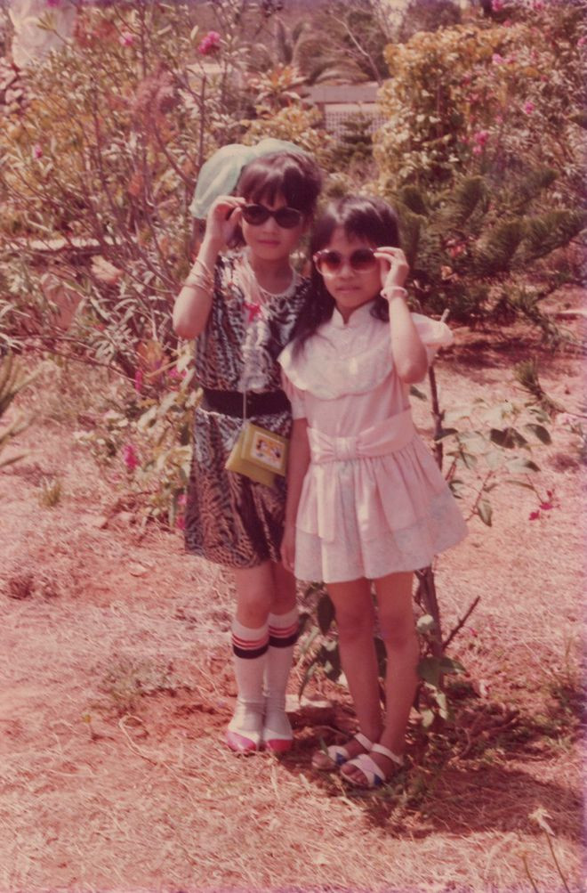 Lý Nhã Kỳ hài hước cho biết thời bé dù nhà không có điều kiện nhưng cô ăn mặc khá 'lồng lộn