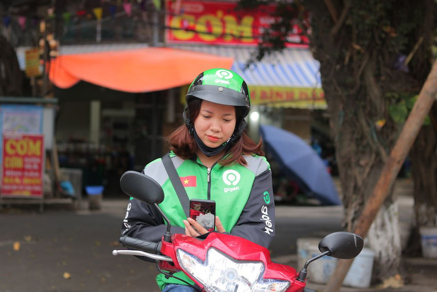 Chị Thêm làm tài xế công nghệ từ tháng 7.2020 - Ảnh: Dương Lan Chị Thêm làm tài xế công nghệ từ tháng 7.2020 - Ảnh: Dương Lan