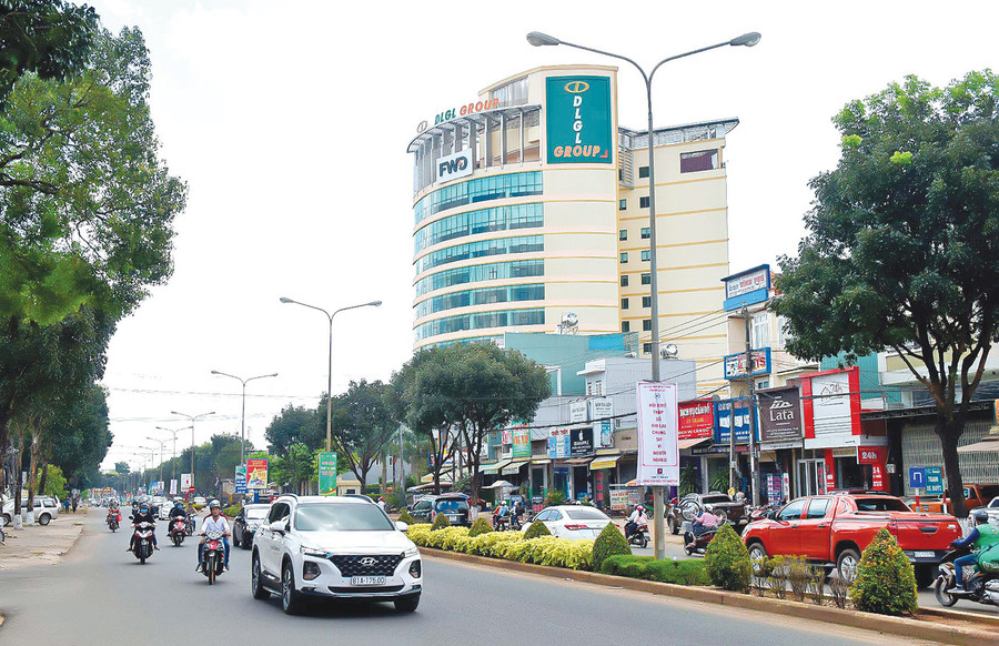 Đường Lê Duẩn (TP. Pleiku). Ảnh: Đức Thụy