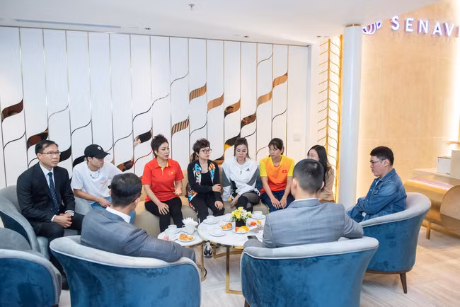 Các VĐV đội tuyển Bắn súng và một số đội tuyển khác trải nghiệm dịch vụ tại SENAVI