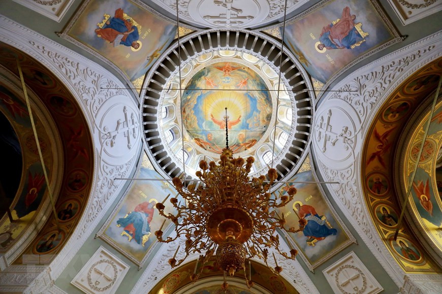 Họa tiết kiến trúc độc đáo trên mái vòm chính của nhà thờ Thánh Maikhail. (Ảnh: Trần Hiếu/TTXVN) Họa tiết kiến trúc độc đáo trên mái vòm chính của nhà thờ Thánh Maikhail. (Ảnh: Trần Hiếu/TTXVN)