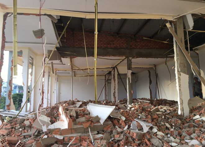  Hạng mục sai phạm tại bến xe buộc phải tháo dỡ- ẢNH: LÂM VIÊN