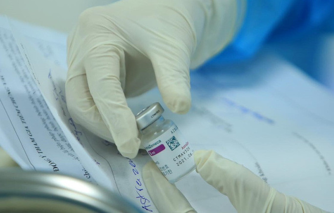 Vắc-xin Astrazena tiêm ở Việt Nam. Ảnh: Ngô Nhung