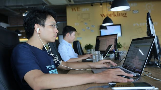 Kỹ sư phần mềm có thể đạt mức lương 100 triệu đồng/tháng- ẢNH NGỌC THẮNG  Kỹ sư phần mềm có thể đạt mức lương 100 triệu đồng/tháng- ẢNH NGỌC THẮNG