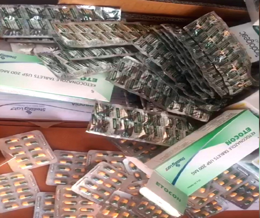 Cận cảnh tân dược có nguồn gốc nước ngoài. Ảnh: Nghiêm Túc Cận cảnh tân dược có nguồn gốc nước ngoài. Ảnh: Nghiêm Túc