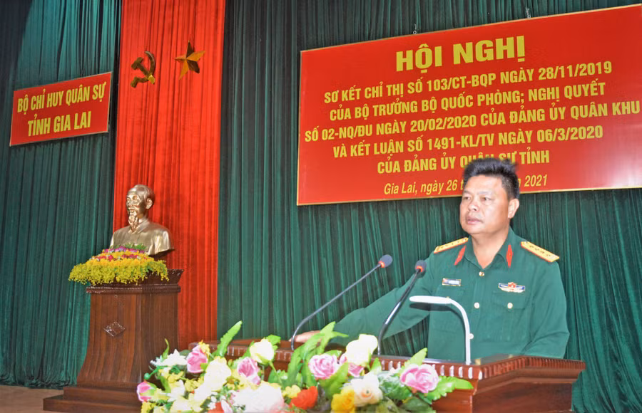 Đại tá Lê Trọng Thủy- Tham mưu trưởng Bộ Chỉ huy Quân sự tỉnh, phát biểu kết luận hội nghị. Ảnh: Huy Bắc