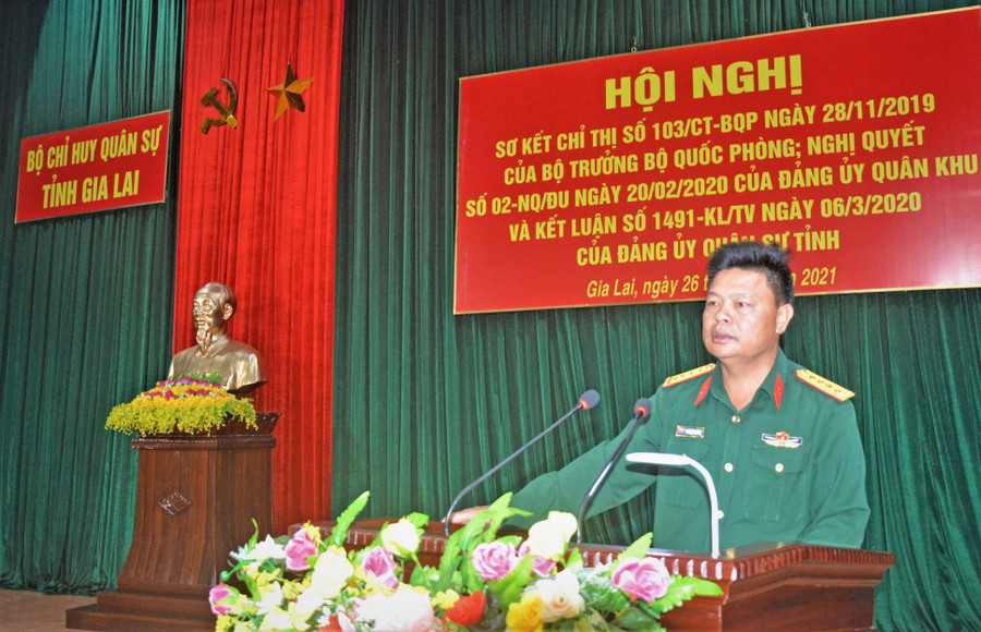 Đại tá Lê Trọng Thủy- Tham mưu trưởng Bộ Chỉ huy Quân sự tỉnh, phát biểu kết luận hội nghị. Ảnh: Huy Bắc