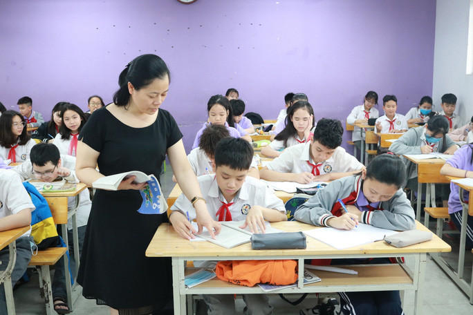 Các thông tư mới quy định về tiêu chuẩn chức danh nghề nghiệp, bổ nhiệm, xếp hạng viên chức gây khó khăn cho giáo viên Các thông tư mới quy định về tiêu chuẩn chức danh nghề nghiệp, bổ nhiệm, xếp hạng viên chức gây khó khăn cho giáo viên