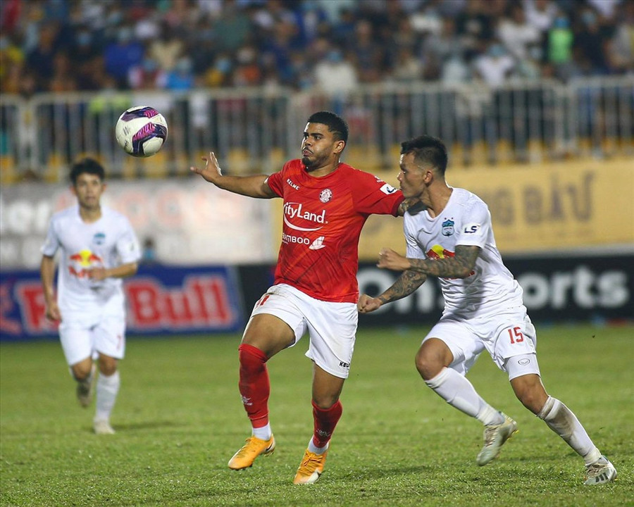 Joao Paulo vẫn chưa ghi bàn nào cho TPHCM, nhưng đã bỏ lỡ nhiều cơ hội. Ảnh: Fanpage CLB TPHCM.