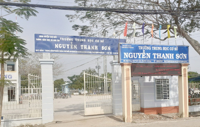 Ngôi trường do ông Phong làm hiệu trưởng Ngôi trường do ông Phong làm hiệu trưởng