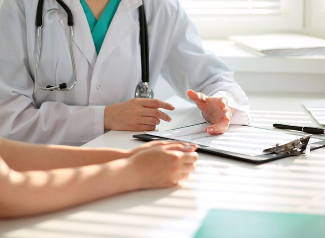 Nếu bạn nhận thấy bất kỳ triệu chứng nào của thiếu sắt, hãy nói chuyện với bác sĩ của bạn. Ảnh: SHUTTERTOCK