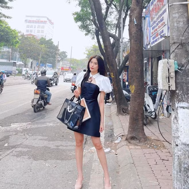  Hotgirl bóng chuyền Đặng Thu Huyền giải nghệ ở tuổi 19 - ẢNH: FBNV