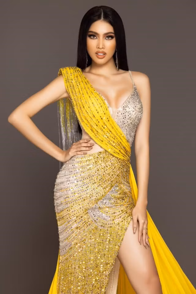 Trang phục dạ hội được Ngọc Thảo lựa chọn cho đêm chung kết Miss Grand International 2020. Ảnh: Sen Vàng
