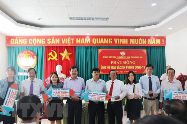 Các công ty ủng hộ mua vaccine phòng COVID-19 tiêm miễn phí cho tất cả người dân trên địa bàn tỉnh. (Ảnh: Tiên Minh/TTXVN)