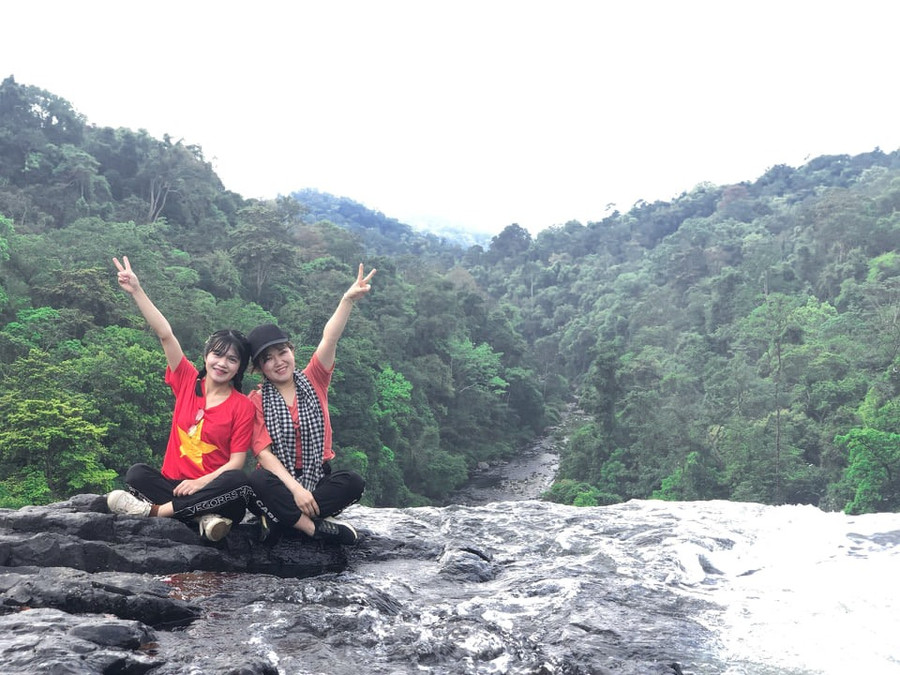 Du khách có thể cắm trại, ở lại qua đêm giữa núi rừng Kbang, gần thác K50, bắt cá dưới suối, hái măng rừng để nấu ăn…