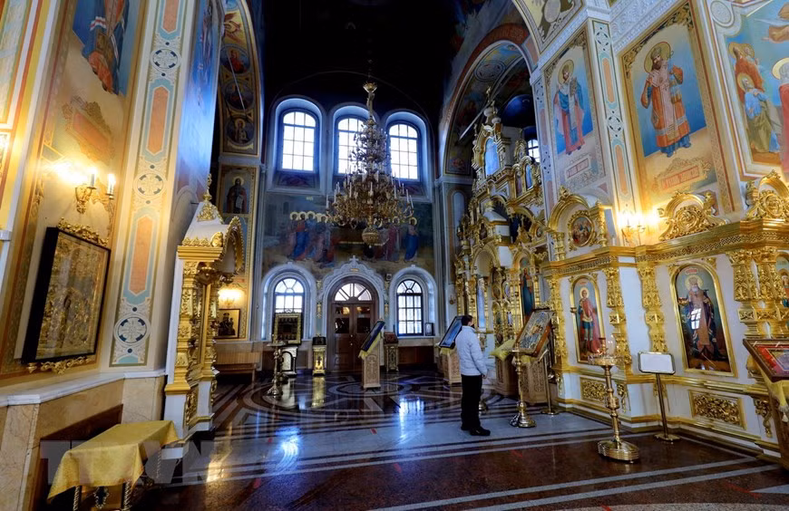  Năm 1876, người dân địa phương tiến hành gây quỹ để xây dựng một ngôi đền mới khang trang hơn. (Ảnh: Trần Hiếu/TTXVN)