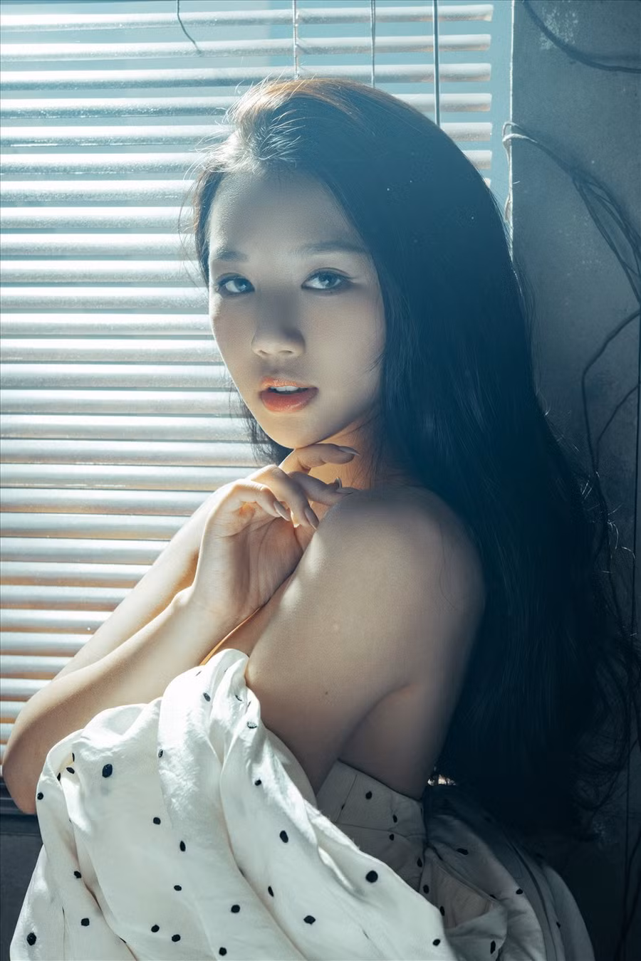 Người đẹp bước sang tuổi 21 và có nhiều bước tiến trong sự nghiệp. Từ một ca sĩ trẻ, cô chuyển hướng sang diễn xuất và nhận được nhiều kỳ vọng của khán giả. Ảnh: NSCC.