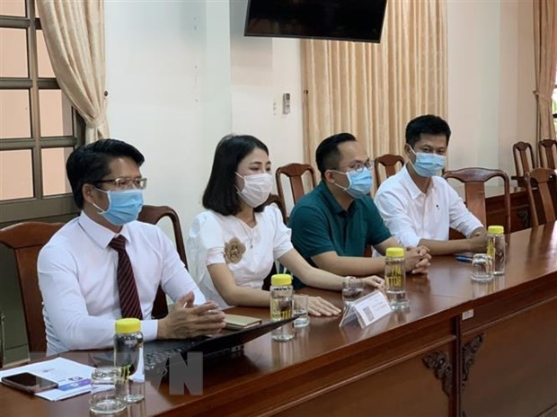 YouTuber Thơ Nguyễn làm việc tại Sở Thông tin và Truyền thông tỉnh Bình Dương chiều 16/3/2021. (Ảnh: TTXVN phát) YouTuber Thơ Nguyễn làm việc tại Sở Thông tin và Truyền thông tỉnh Bình Dương chiều 16/3/2021. (Ảnh: TTXVN phát)