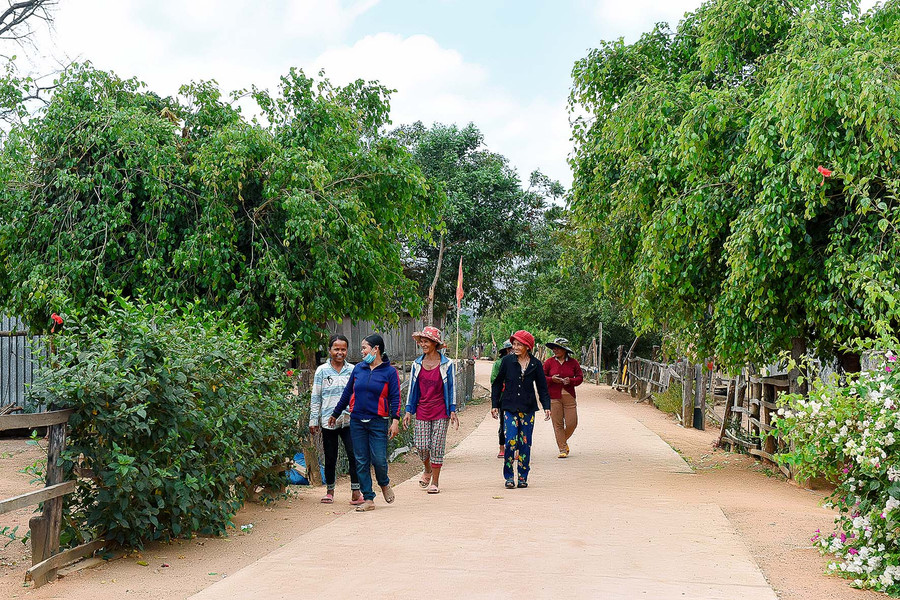 Một góc làng Châu được chỉnh trang xanh sạch đẹp