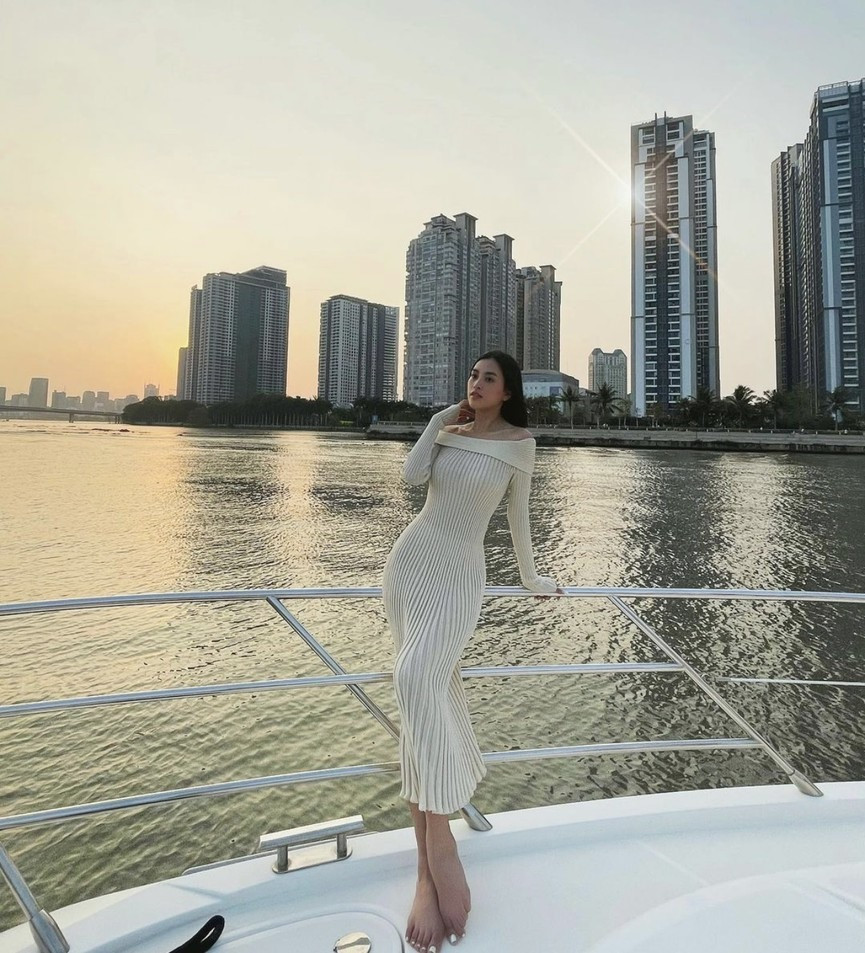 Nàng hậu gốc Quảng Nam cho biết năm 2021 đánh dấu chặng đường mới của bản thân. Cô đang tìm kiếm những vai diễn phù hợp để đánh dấu cú ngã rẽ sang diễn xuất. Ảnh: NSCC.