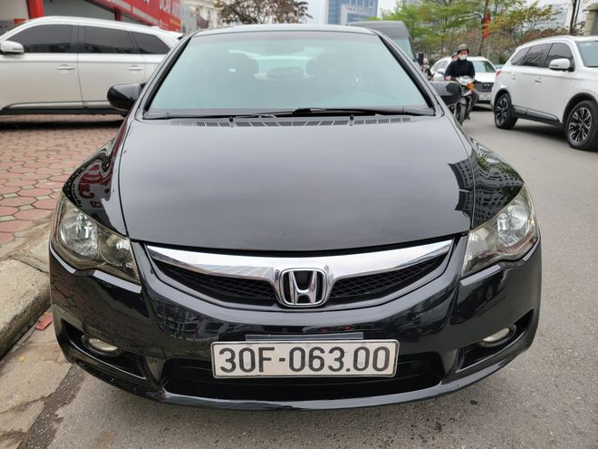  Honda Civic đời 2009 có thiết kế trẻ trung và chưa bị lỗi thời
