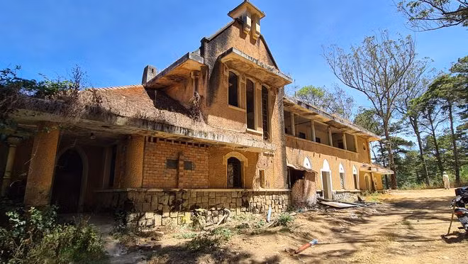  Tu viện cổ Benedict trước khi tháo dỡ - ẢNH: LÂM VIÊN