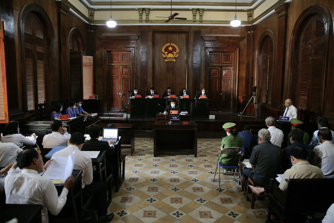 Quang cảnh phiên tòa ngày 23-3